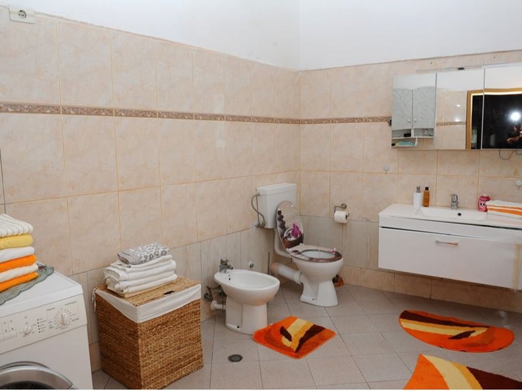 Qera, Apartament 1+1 ( Kati i 2 i nje Vile), Ali Dem, Tirane.