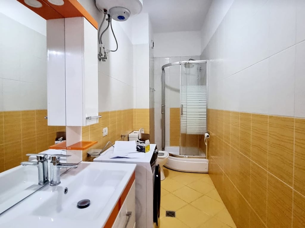 Apartament 2+1+2 i sapo mobiluar – Tek Kristal Center, Komuna e Parisit!