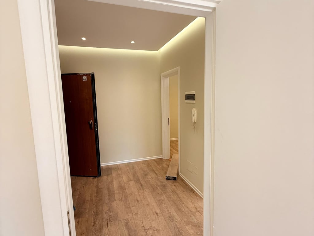 Shitet apartament 2+1