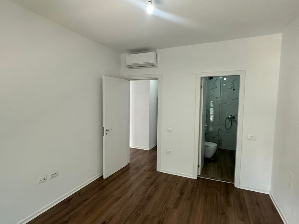 APARTAMENT ME QERA 2+1+2