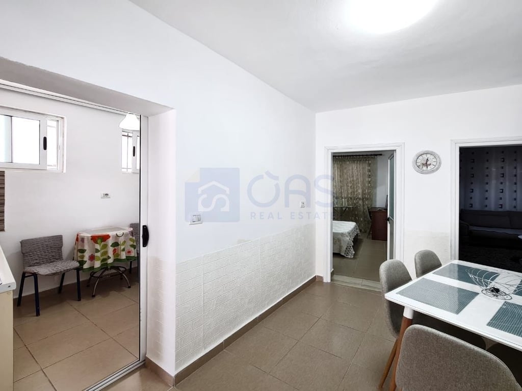 A private one-story house is for rent at Pazari i Ri.