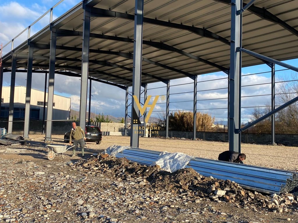 WAREHOUSE AND OFFICE FOR RENT 1,500 M2 IN VAQARR 7,500 EURO