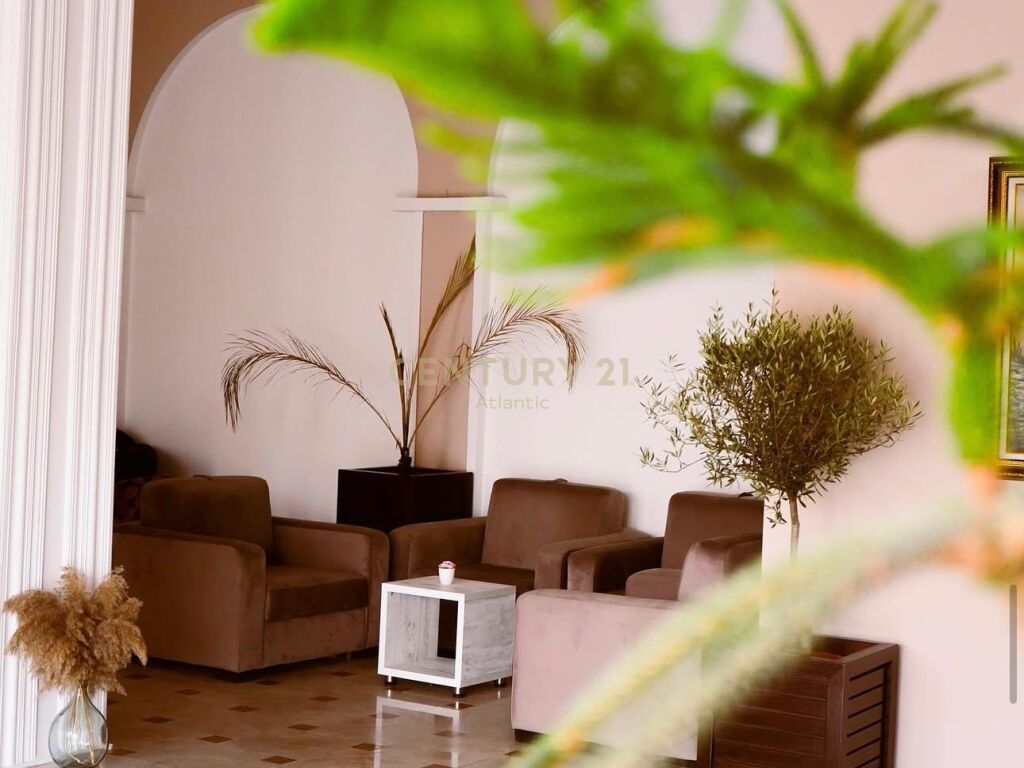 HOTEL PER QERA - SHKEMBI KAVAJES! 🏨🌊