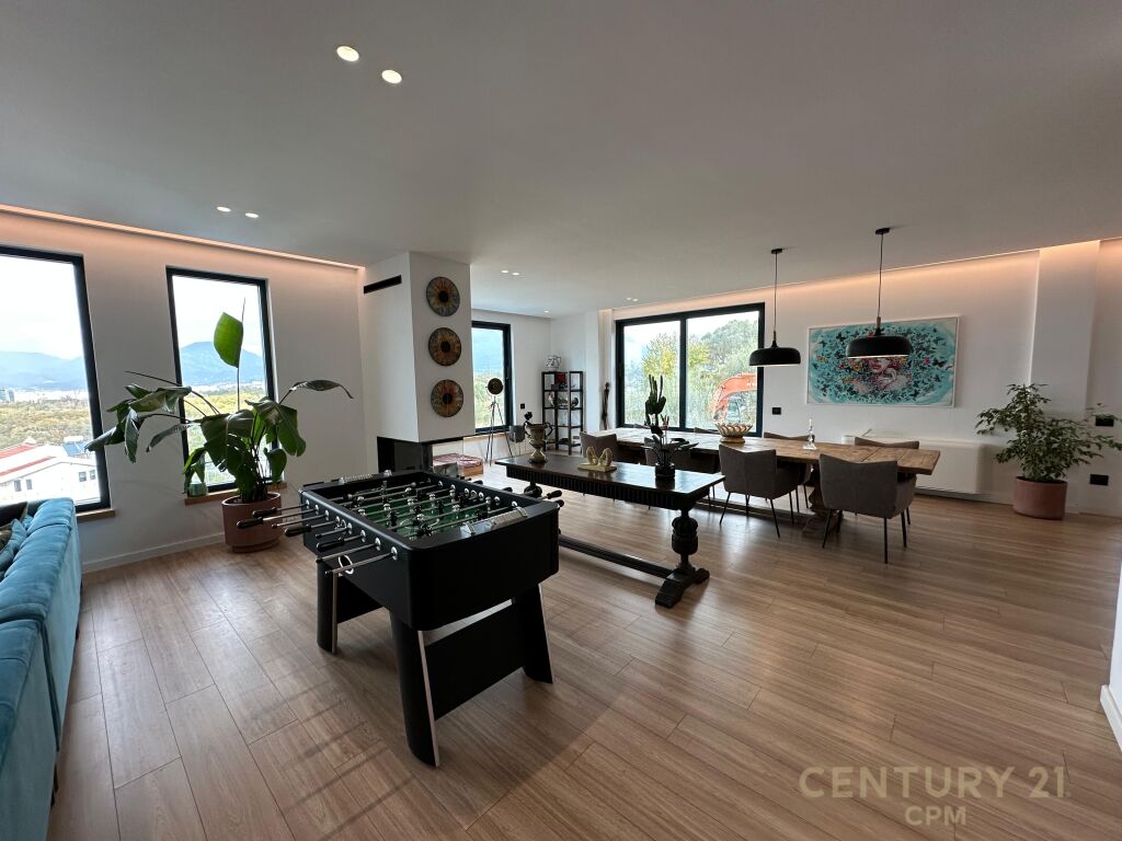 🏠 Villa Available at the Dry Lake