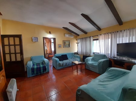 3+1 apartment for sale on 4 Deshmoret street.