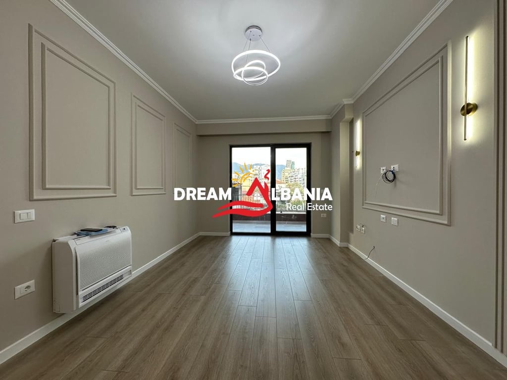 Ambjent Biznesi/Zyre me Qera ne Myslym Shyr, prane Shkolles Arben Broci ne Tirane (ID 42611296)