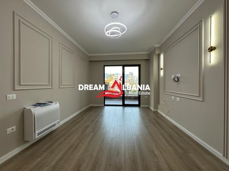 Ambjent Biznesi/Zyre me Qera ne Myslym Shyr, prane Shkolles Arben Broci ne Tirane (ID 42611296)