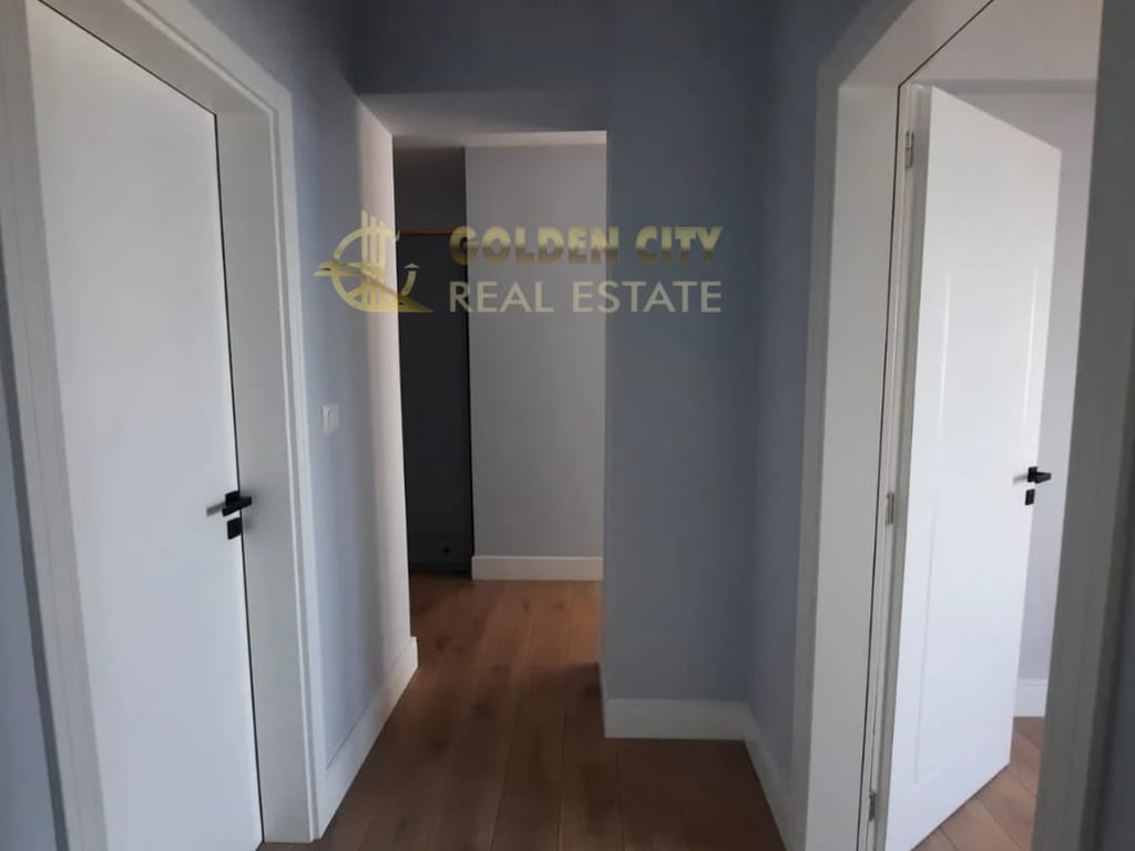 Ofrojme per qera mujore apartament Luxury 2+1 me 3 ballkone. vollga