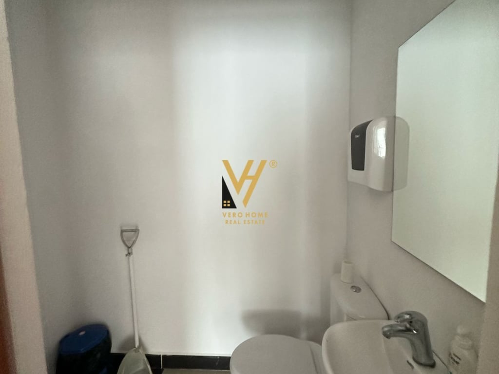 JEPET ZYRE 44M2 ME QERA TE RRUGA E BARRIKADAVE 600 EURO