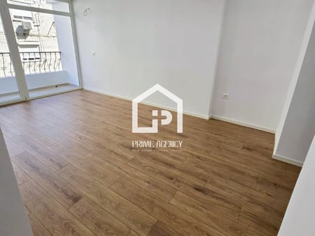 SHITET : APARTAMENT 2+1/Pranë Ambasadës Amerikane & Istitutit të Higjenës