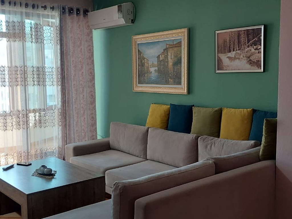 A 1+1 apartment is for rent on Kavaja Street.
