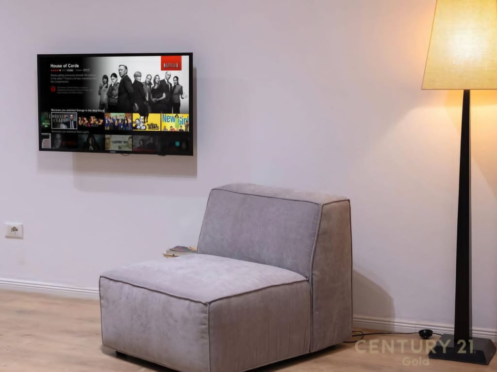 Për Shitje: Apartament Modern 3+1 me Pamje në Rr. Barrikadave, Tiranë
