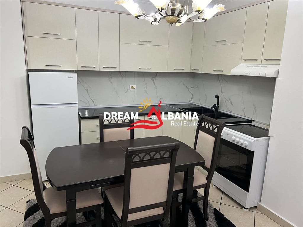Apartament 2+1 me Qera tek Komuna e Parisit, Tirane (ID 42215239)