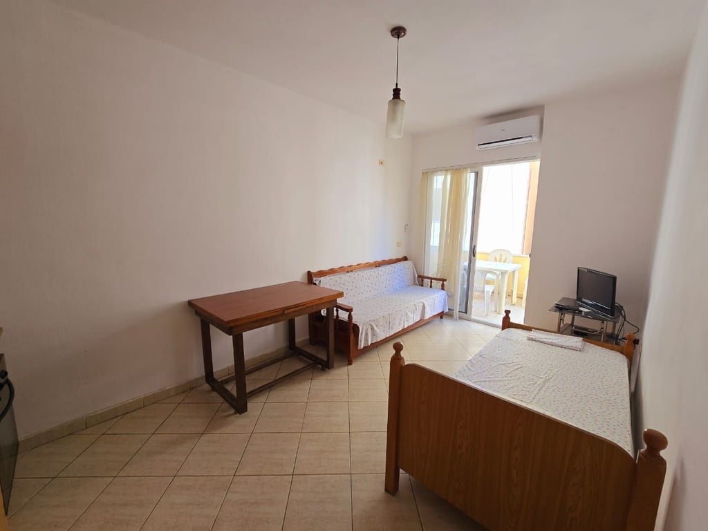 SHITET APARTAMENT 2+1 NE PLAZHIN HEKURUDHA, DURRËS