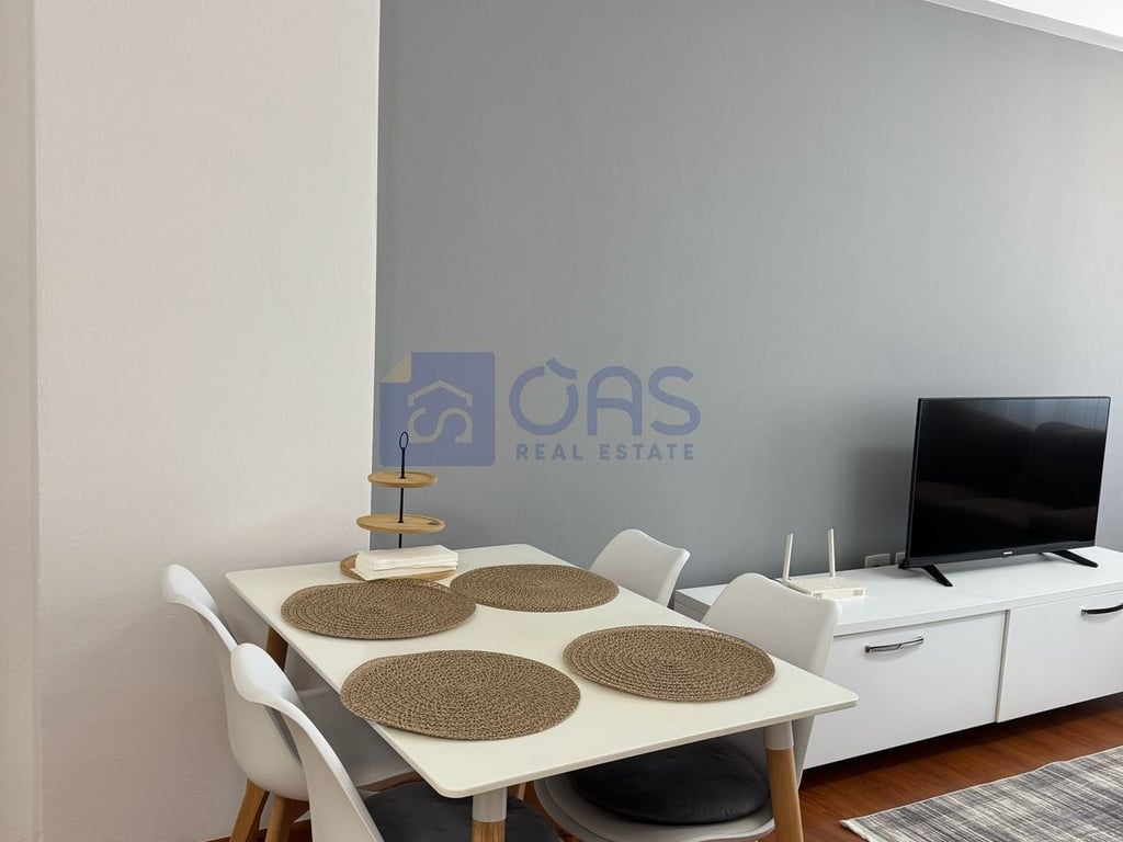 A 2+1 apartment is for rent near the Old Park.