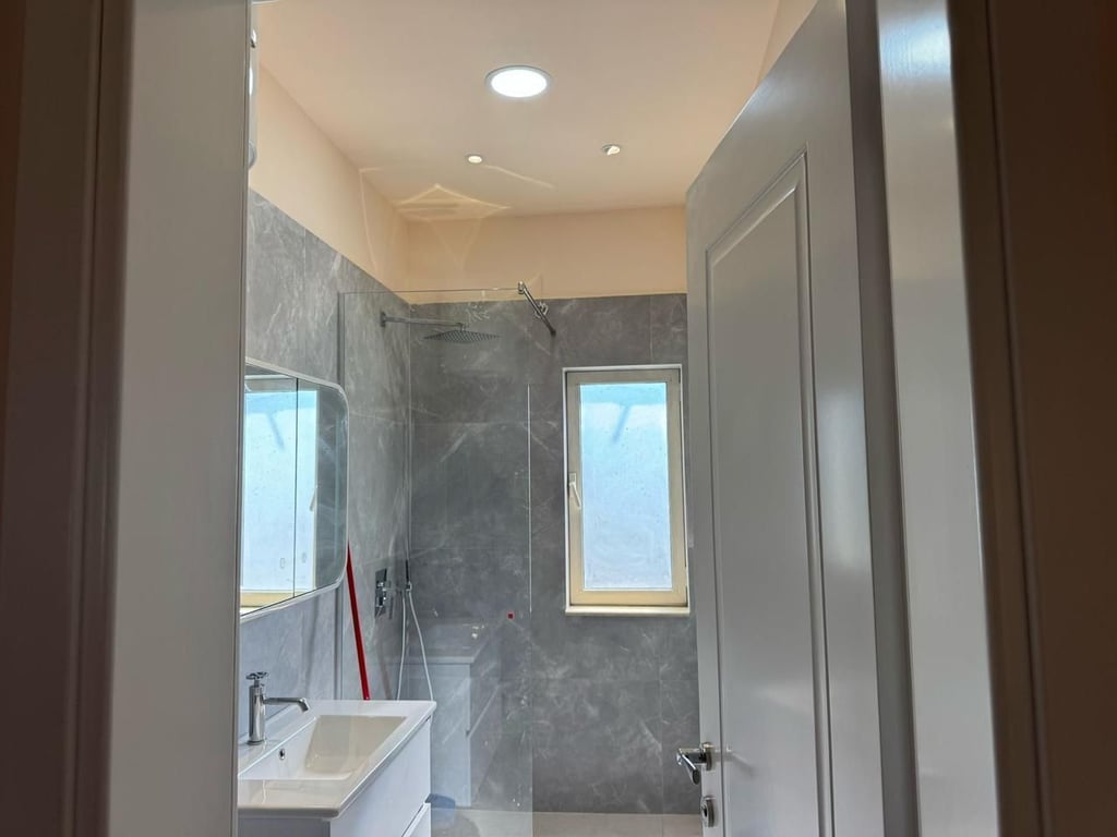 A 1+1 apartment is for rent on Dibra Street for 600 euros.