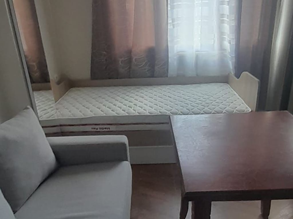 Monolocale in affitto a Tirana, St i Trenit/Dispenceria (300 Euro)
