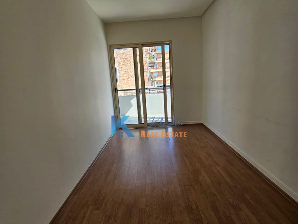 AMBIENT ZYRE PER QIRA AFER STADIUMIT DINAMO