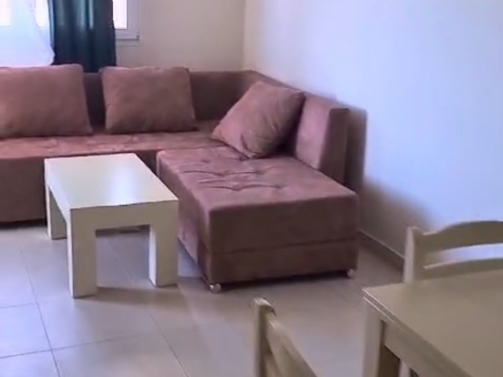 Vendesi appartamento 1+1 a Gjiri Lalzit.