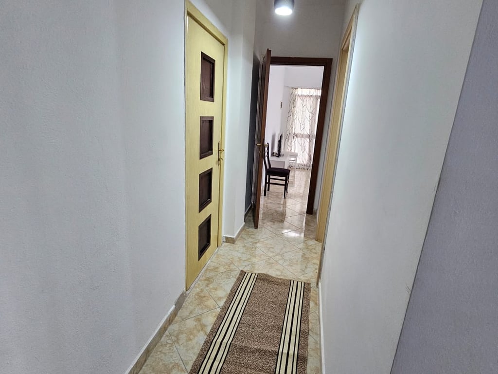 Affittasi appartamento 1+1, Selite vicino all'Università Marin Barleti 400 euro.