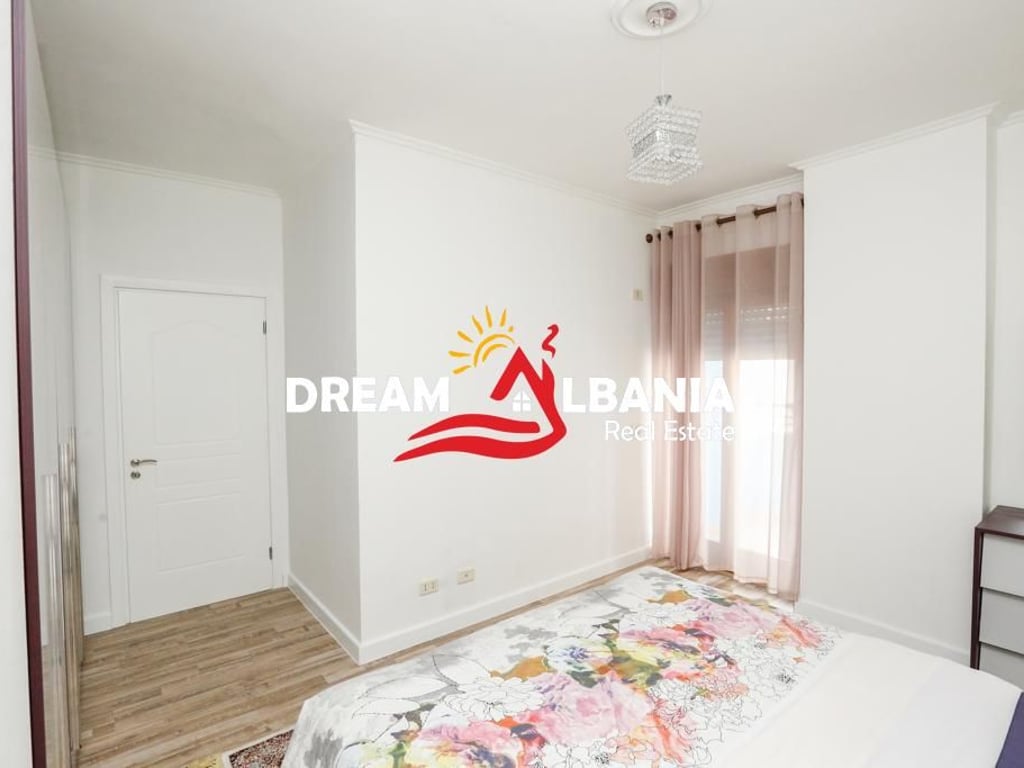 Vendesi Super Appartamento 3+1+2 in Centro, vicino ai 9 Piani a Tirana (ID 4131385)