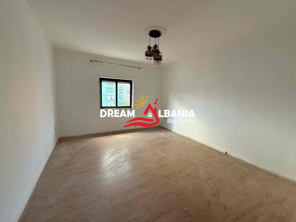 Appartamento 3+1+2 in Vendita a Comune di Parigi (ID 4131444)