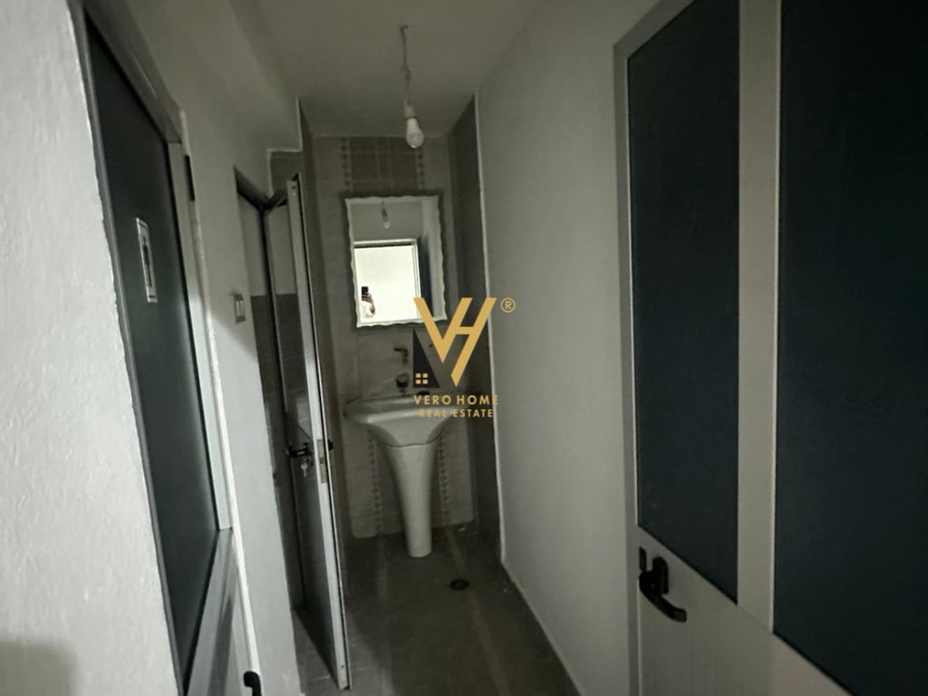 180M2 SPACE FOR RENT ON KAVAJA STREET 90,000 LEK