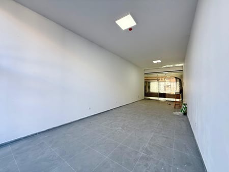 AMBIENT ZYRE ME QERA TE RRUGA E KAVAJES 