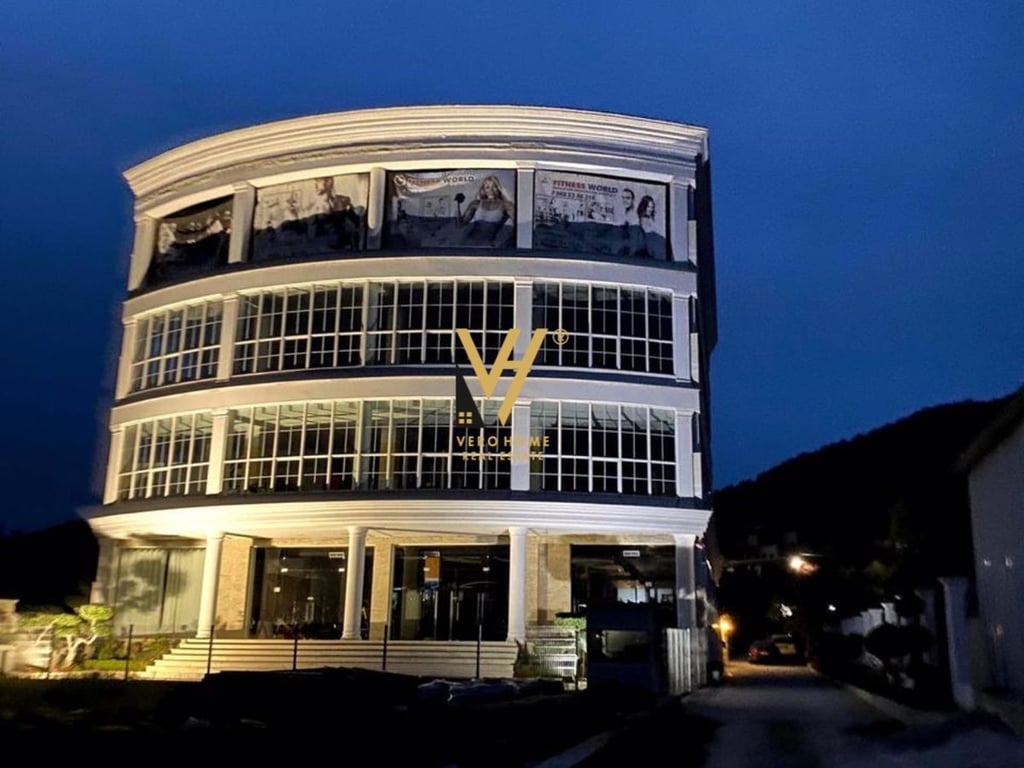 BUSINESS PROPERTY OF 607M2 FOR RENT IN PEZE HELMES 5,000 EURO