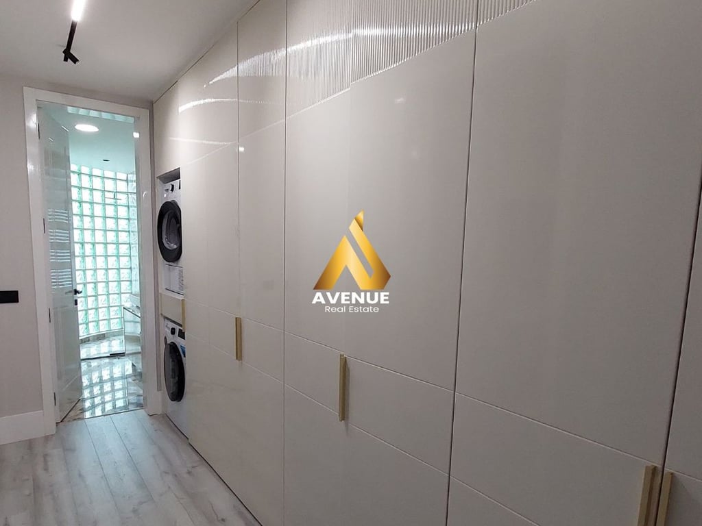 Jepet me Qira apartament 2+2+2 tualete Bllok, Tirane