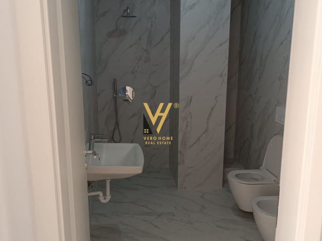 OFFICE 47M2 FOR RENT IN MANGALEM COMPLEX 300 EURO