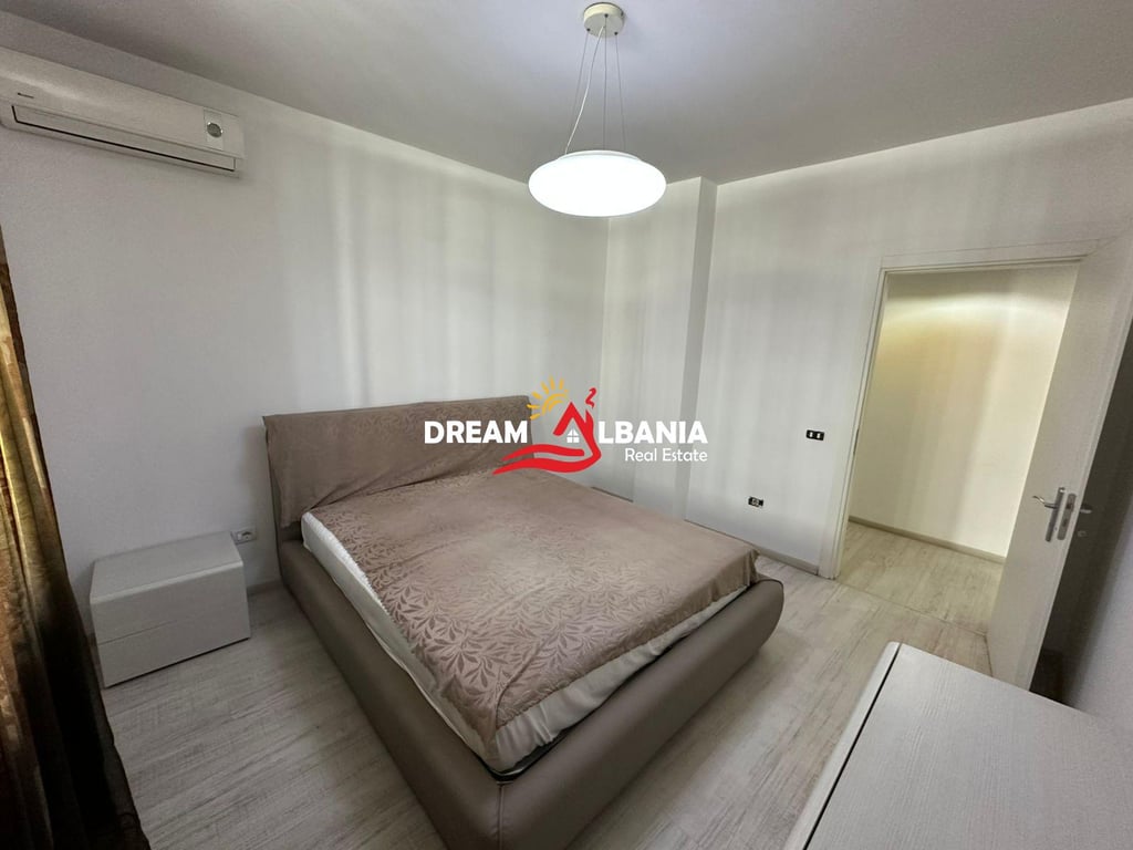 A 2+1 apartment is for rent on Zogu i Pare Boulevard near the Ministry of Justice (ID 42215264).