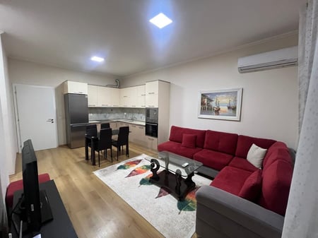 apartament 2+1 me qira Ish Fusha Aviacioni 600 euro