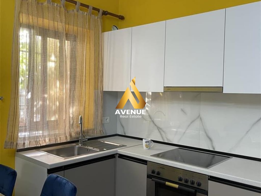 JEPET ME QERA  APARTAMENT 1+1  ISH RESTORANT DURRESI, TIRANE