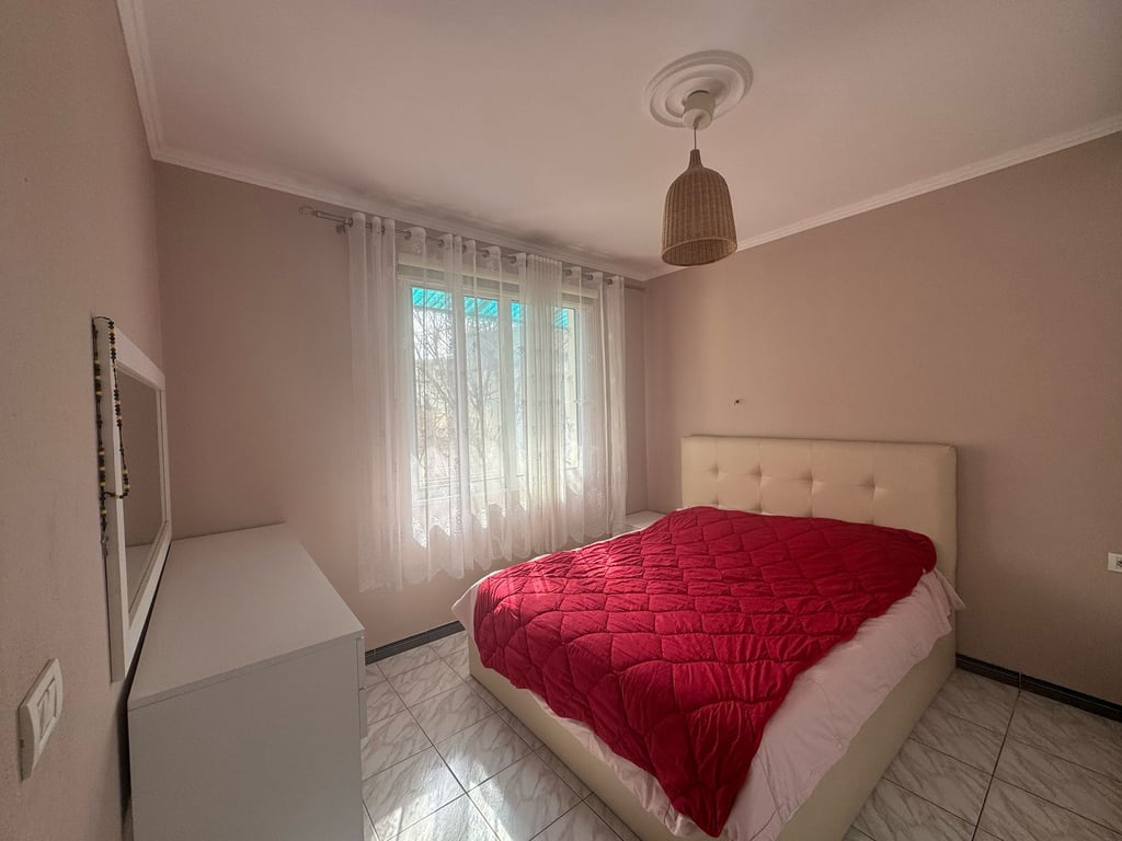 Apartament 1+1 per qira shkolla Mihal Grameno 