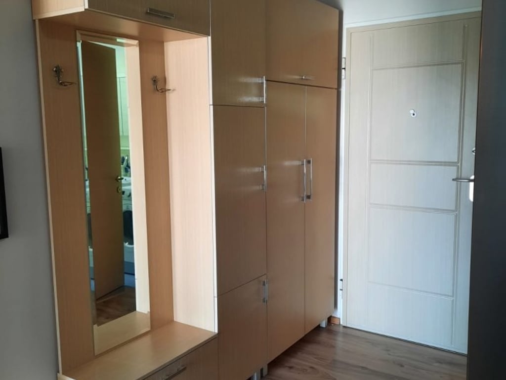 A 1+1 apartment is available for rent at the Ana complex, Student City.
