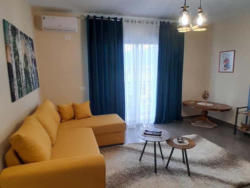Apartament me Qera 2+1 tek Komuna E Parisit (ID B2201260) Tirane.