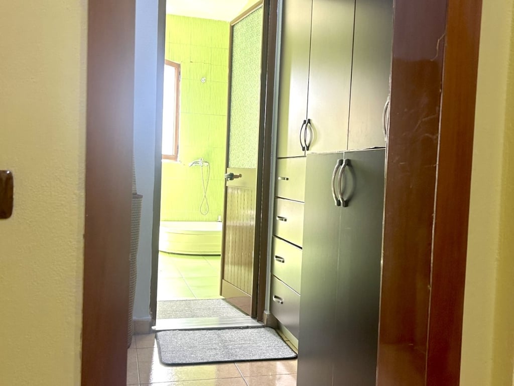 Jepet me qera Apartament 2+1 te Rruga Jordan Misja