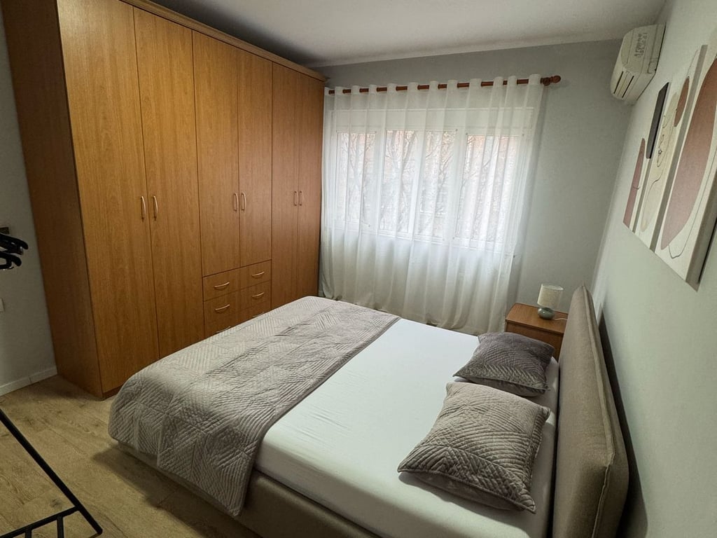 Jepet me qera apartament 1+1 ne Myslym Shyr 600 euro