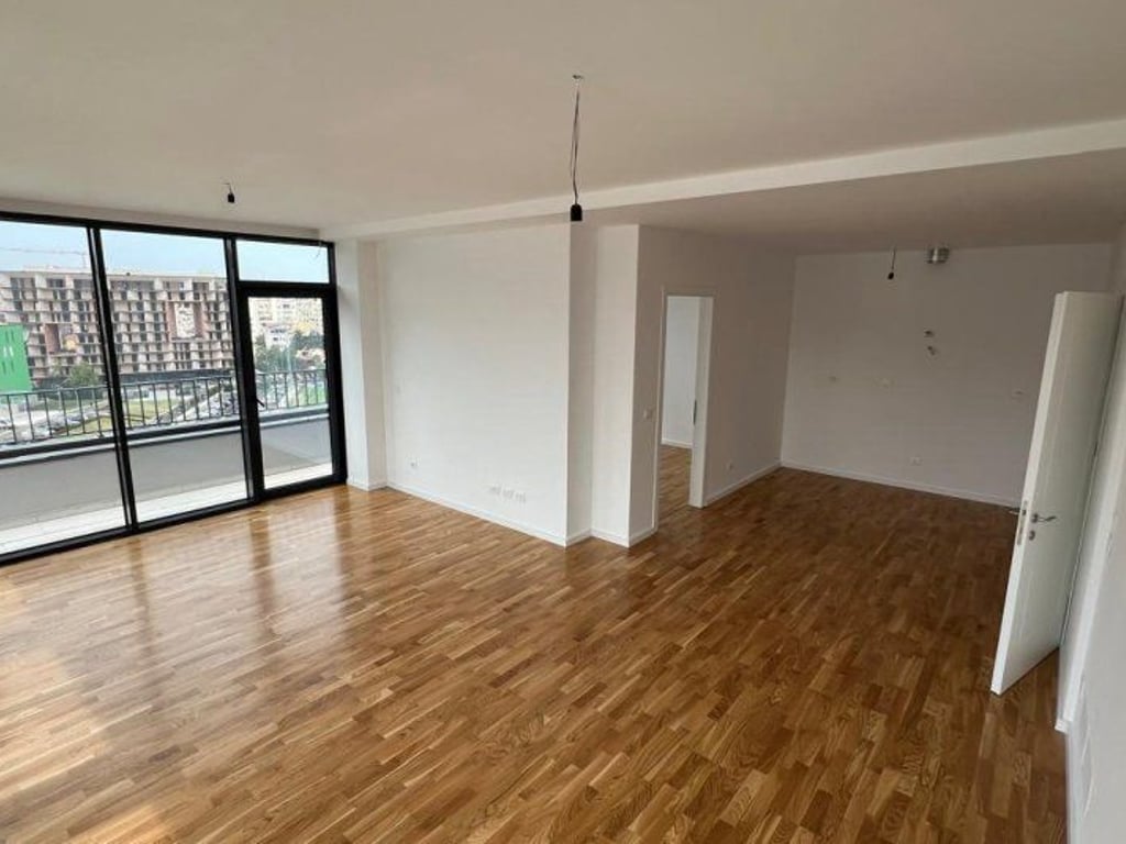 OFFICE FOR RENT 106M2 1400 EURO LAKE VIEW KOSOVAREVE STREET