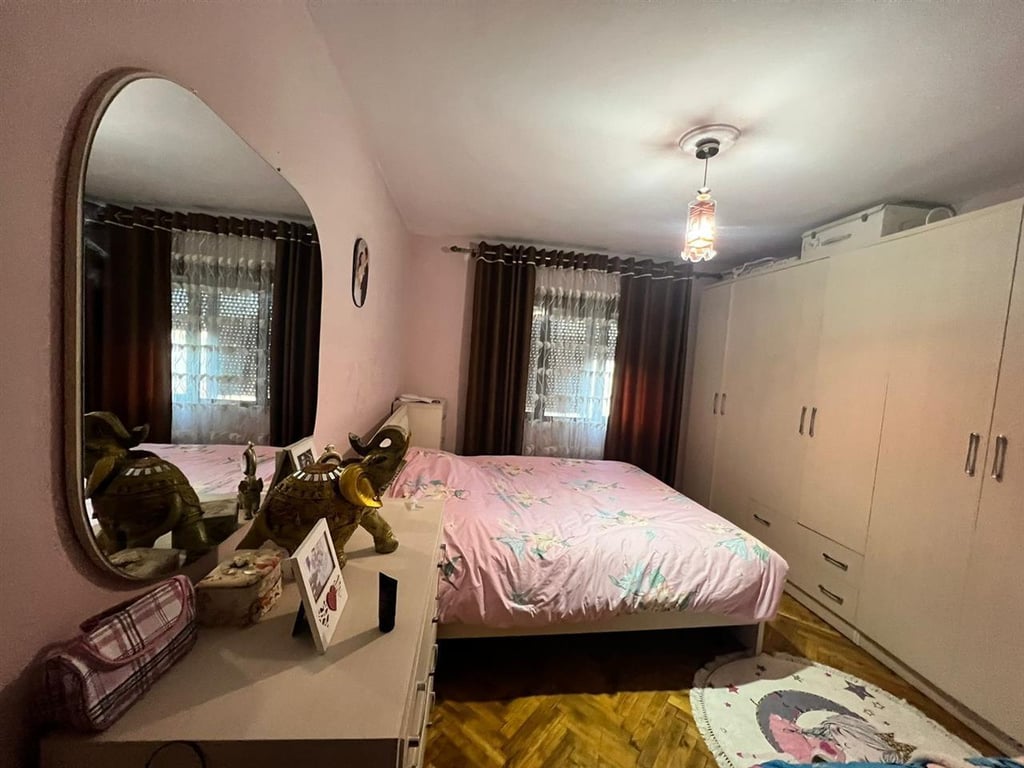 1+1 for rent in Ali Dem, near the School of Freedom.