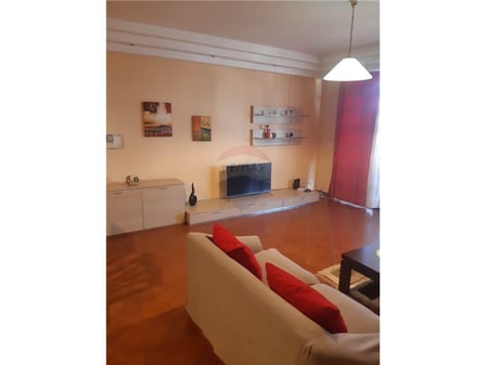 2+1+2 apartment for rent on Zogu i Pare Boulevard
