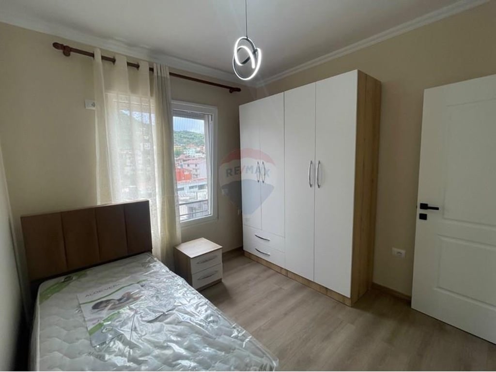 Apartament 2+1 per Qira Selite perball xhamise