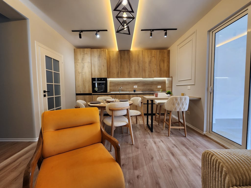 SHITET: Apartament 3+1 &amp; Verandë || 📌🏖️Durrës te Hotel Iliria || I Kompletuar dhe Investuar 100% || 151m² || (163,000€)