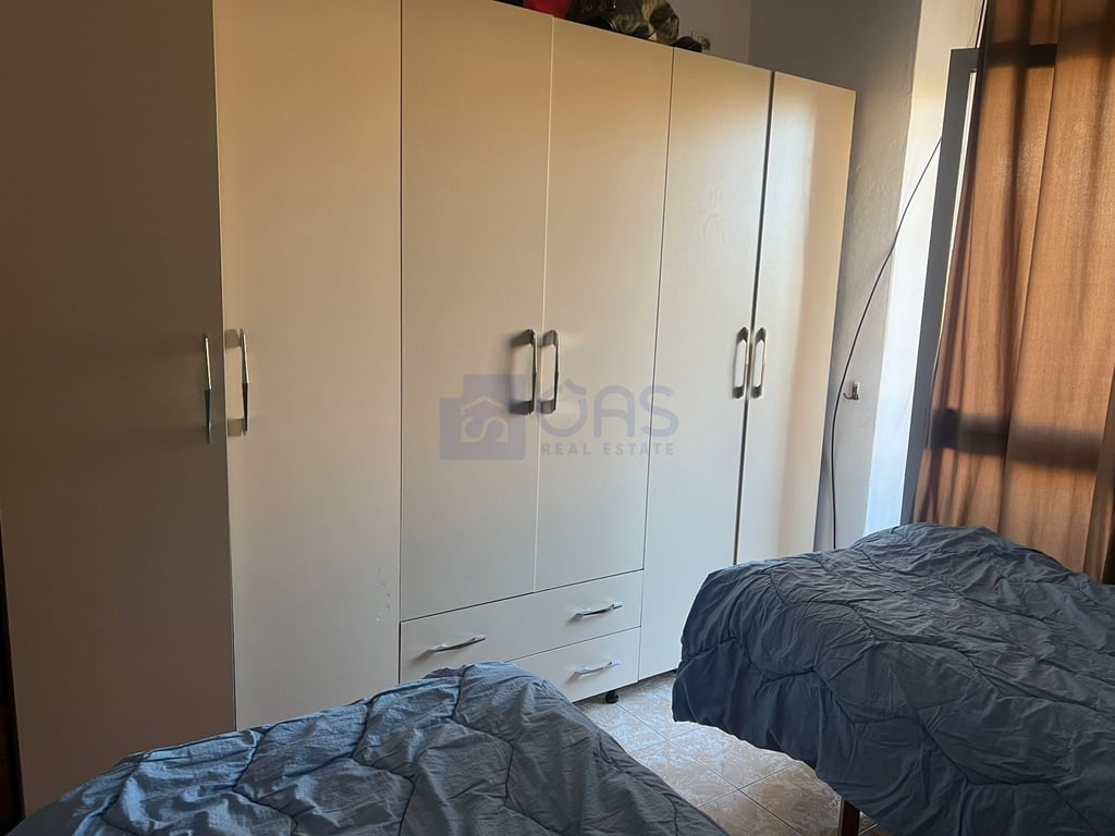 An apartment 1+1 is for rent in Bllok for 45,000 lek.