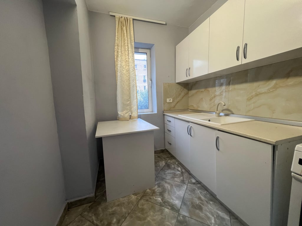 FOR SALE 1+1 APARTMENT UNITED SCHOOL