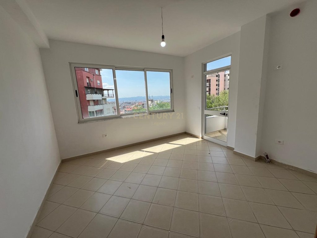 Vendesi appartamento 1+1 a Fresk Rr.Teleferikut 84.000 €