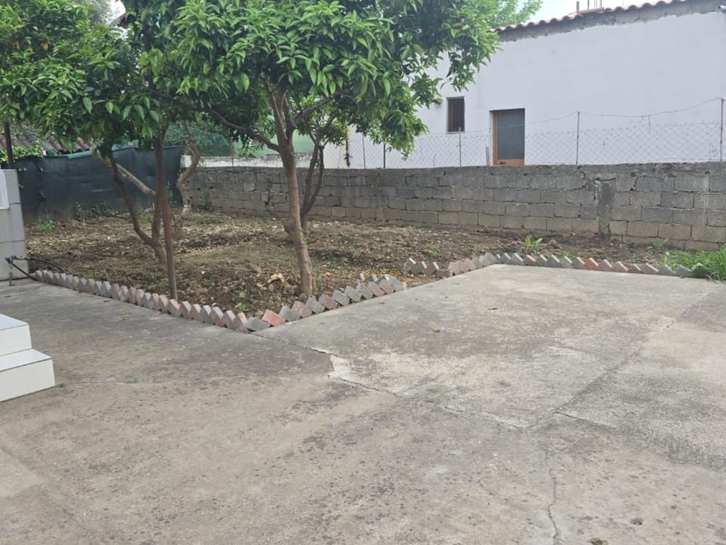 Private house for sale 1+1, former Shqiponja square.