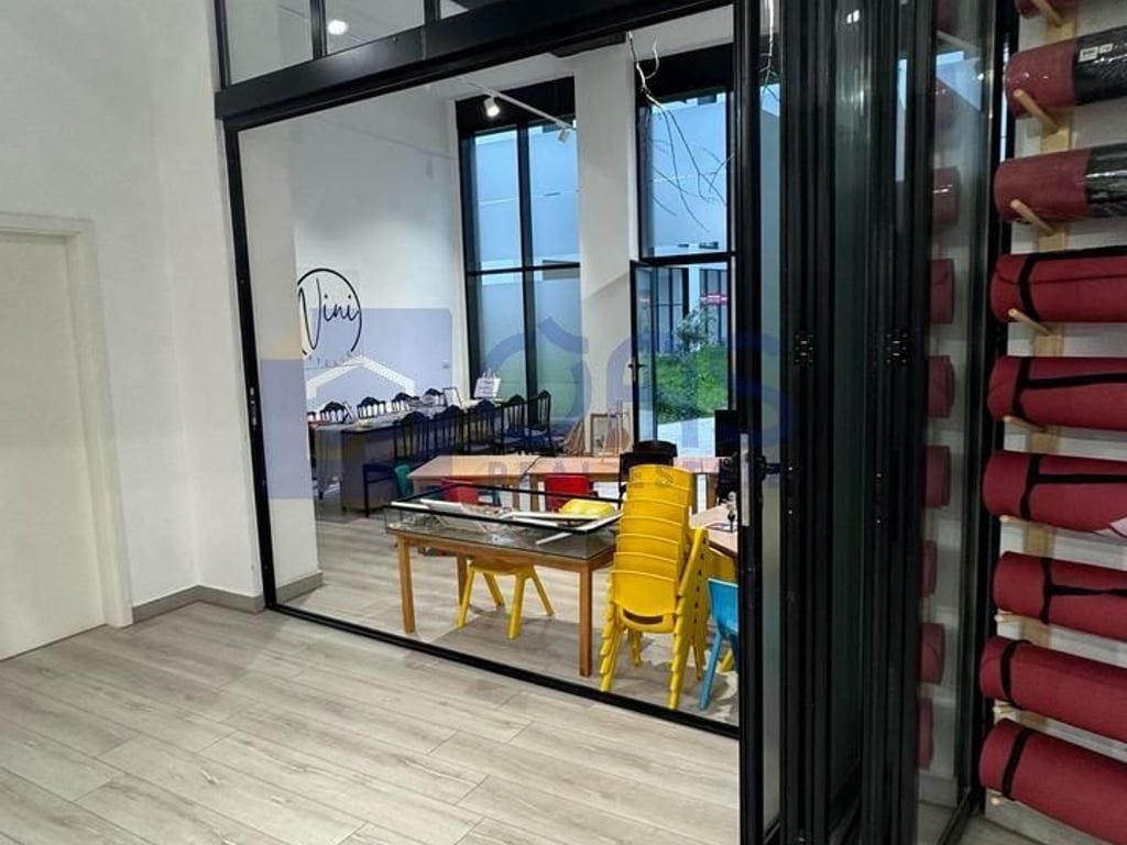 Commercial space for rent – suitable for entertainment and cultural activities.