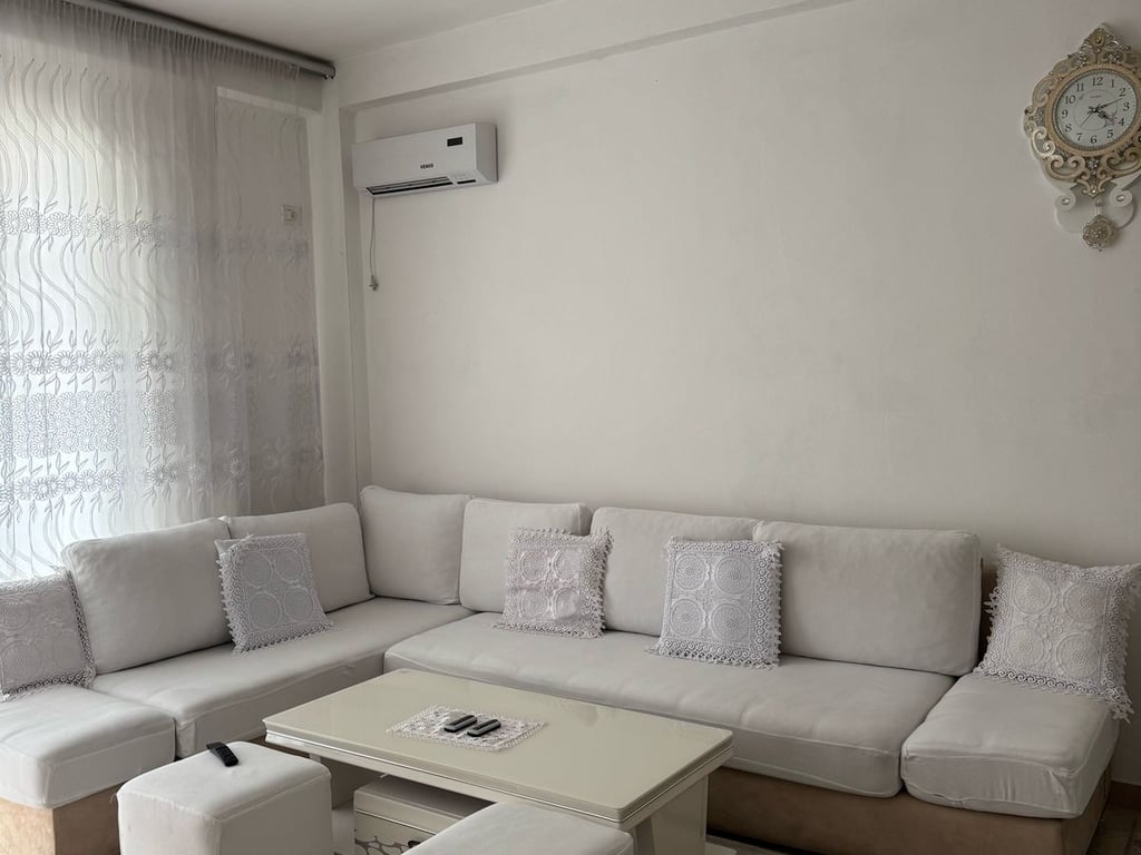 Affittasi appartamento 2+1+2, Astir dietro Eja Studio Prezzo: 500 euro